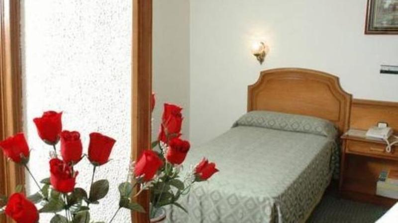Senorial Hotel Madrid Exterior photo